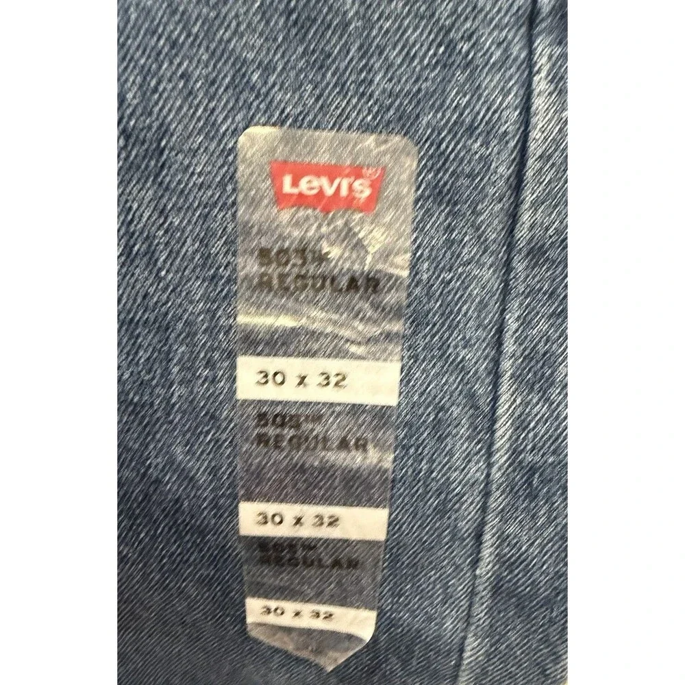 Levis this pair
